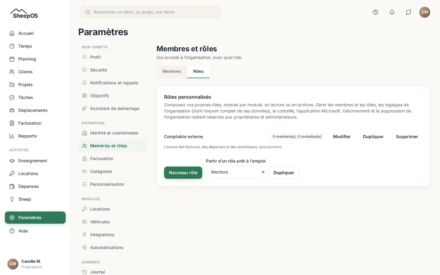 L'éditeur de rôles, avec les accès par module et les portées