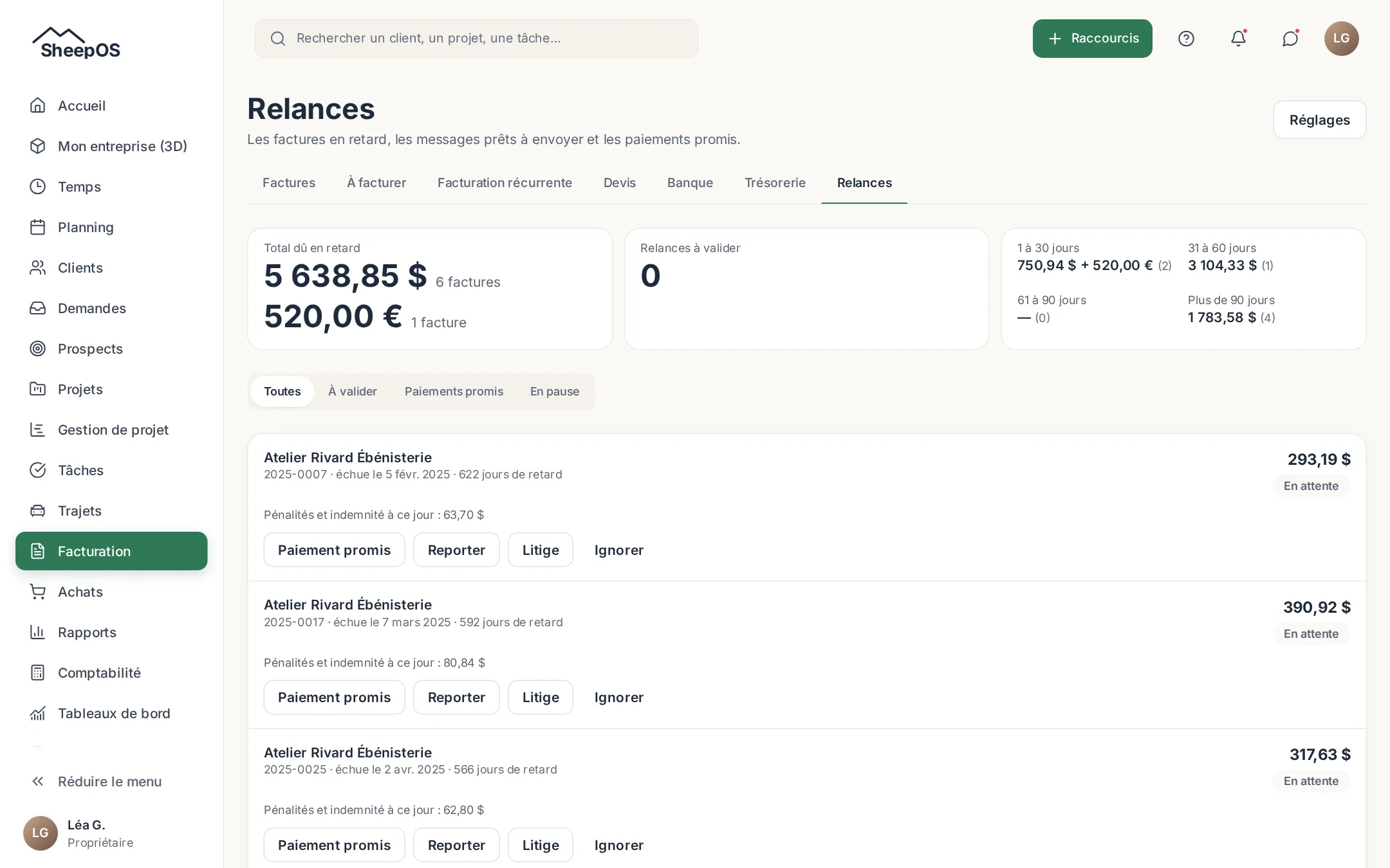 Écran des relances : factures en retard, messages prêts à envoyer et paiements promis.